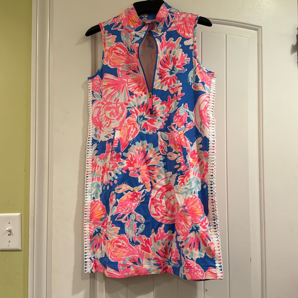 Lilly Pulitzer swim cover-up quarter zip front pockets, cute side details. NWOT